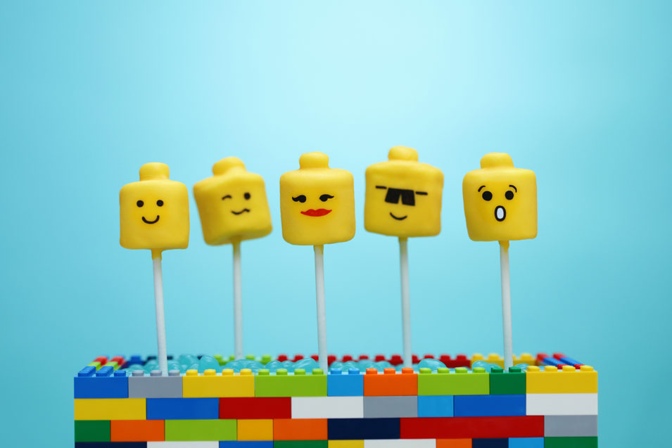 Lego Marshmallow Pops