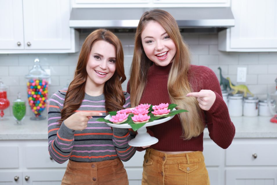 Meredith Foster and Rosanna Pansino make Percy Jackson Lotus Flower Cookies