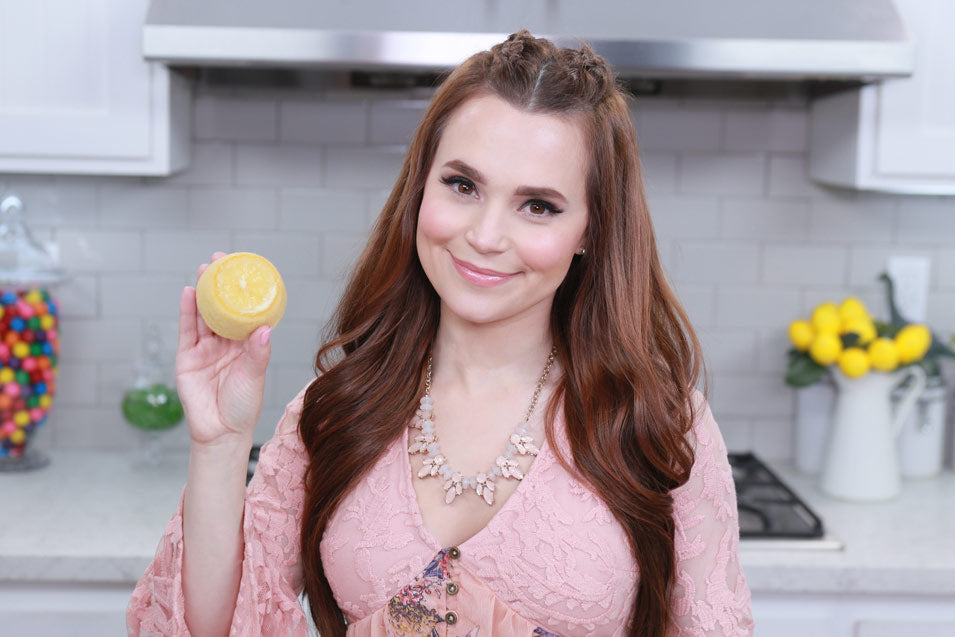 Rosanna Pansino makes Game of Thrones Sansas Lemon Cakes