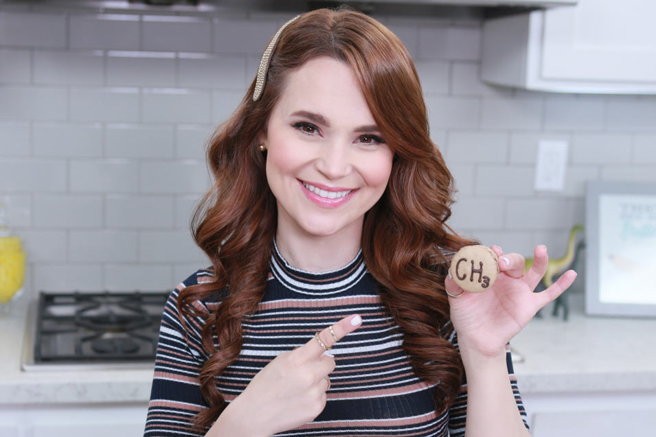 Rosanna Pansino makes Molecular Macarons