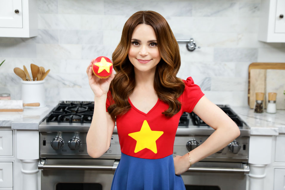 Rosanna Pansino makes Steven Universe Donuts on Nerdy Nummies