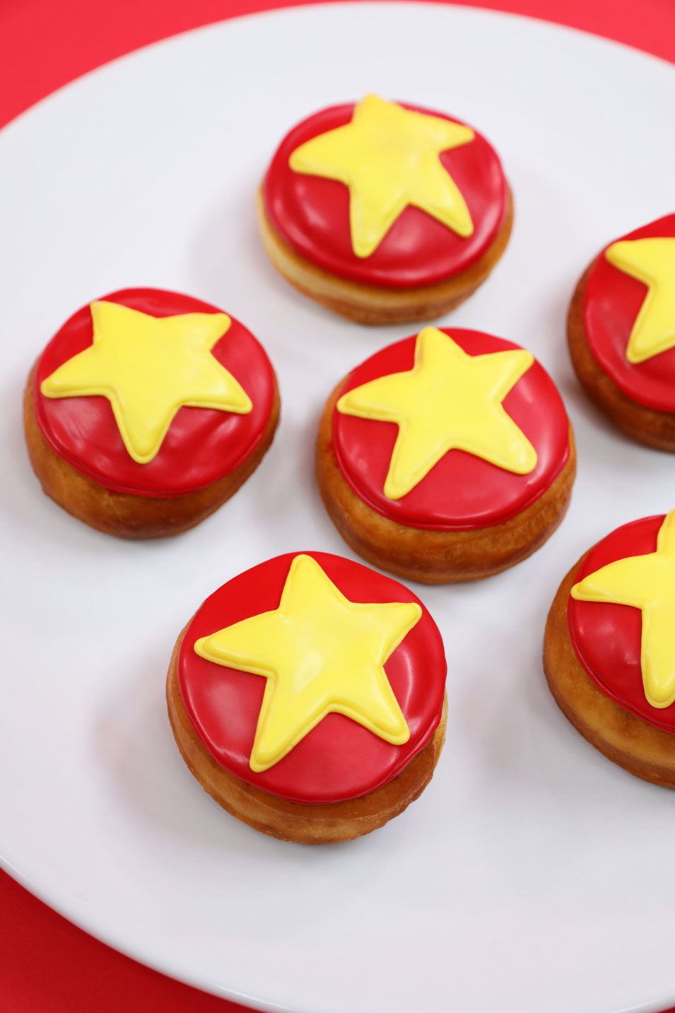 Rosanna Pansino makes Steven Universe Donuts on Nerdy Nummies