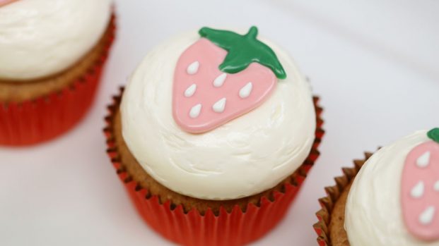Strawberry Cupcakes - Fruit Cupcakes