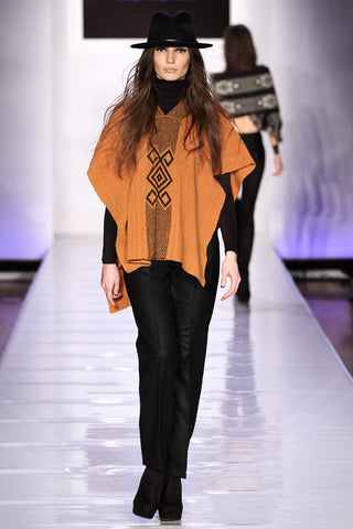Look 2: Polina| Square poncho, terracotta 100% wool, hand loomed and dyed with hualle