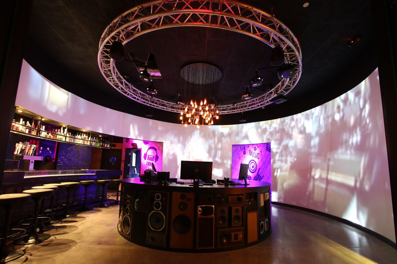 “PlugIN,” a new music and entertainment venue Miami