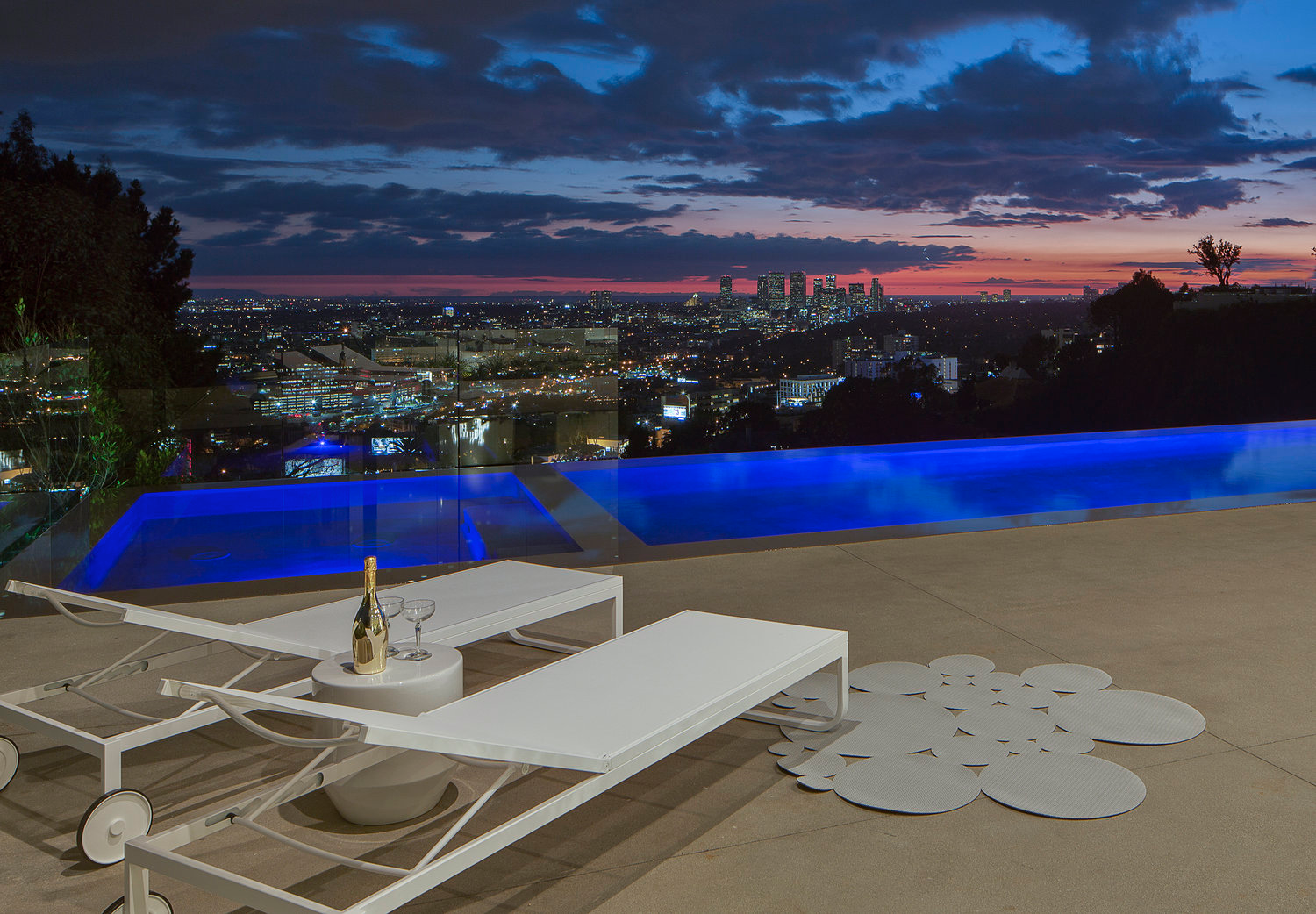 hollywood hills luxury