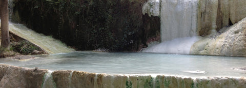 acqua termale terme di san filippo contenuta nei cosmetici naturali di Elisabetta Ferrara