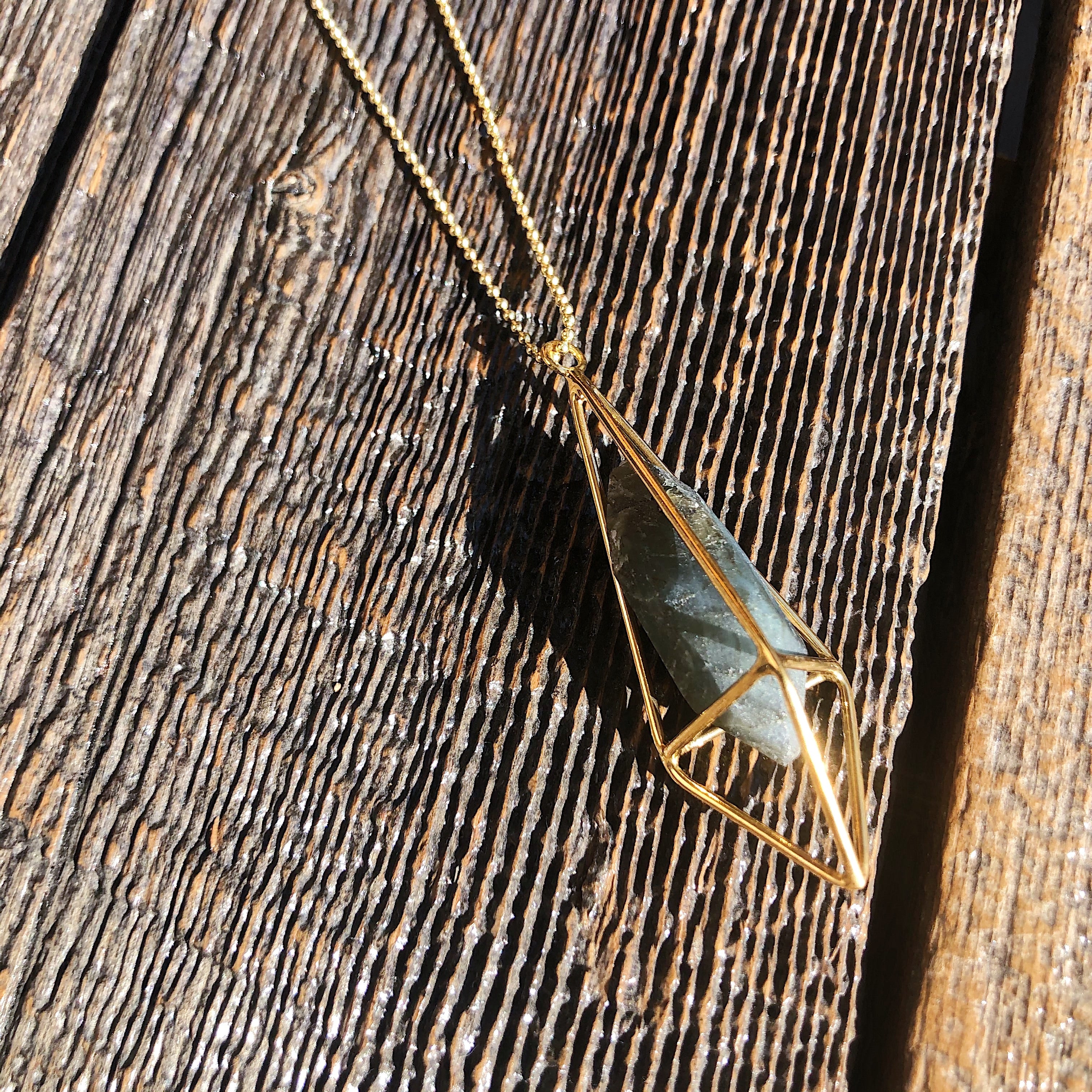 Saraswati // Lumia Necklace Gold Labradorite