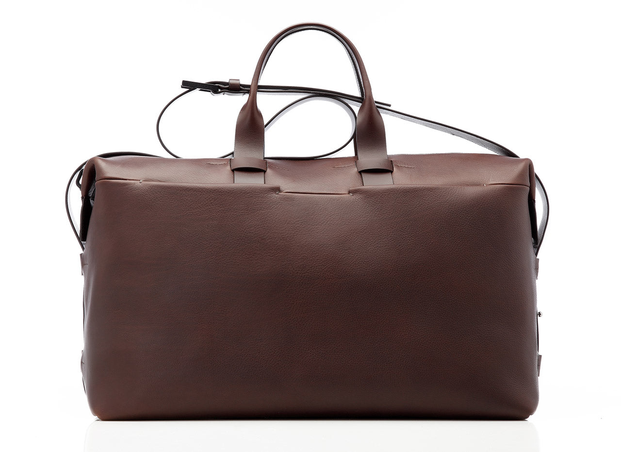 Classy men's weekend bag - brown leather