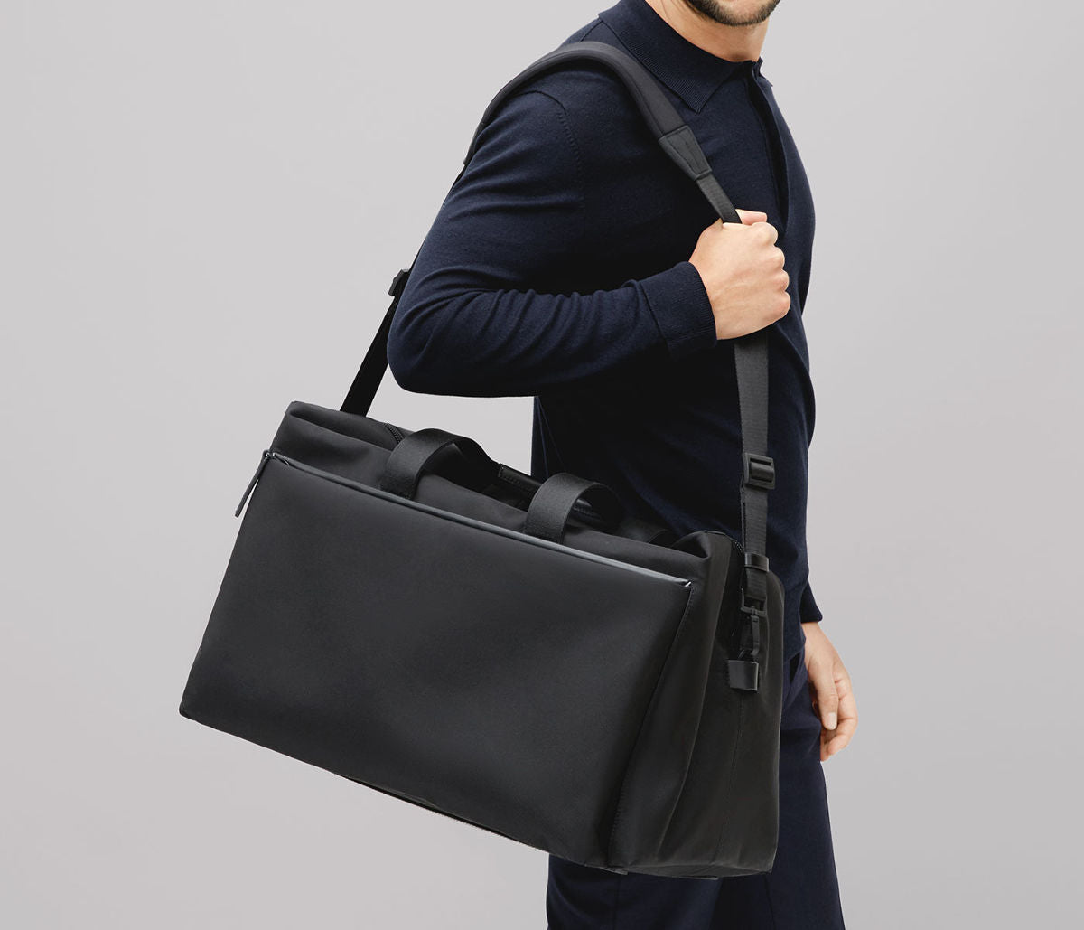 Luxury light duffle bag in black