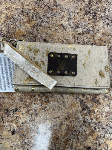 LV Trifold Wristlet Wallet