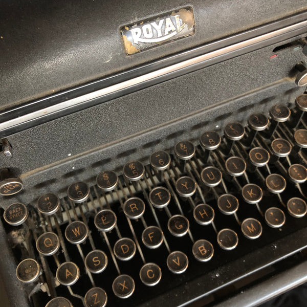 vintage antique royal typewriter in working order