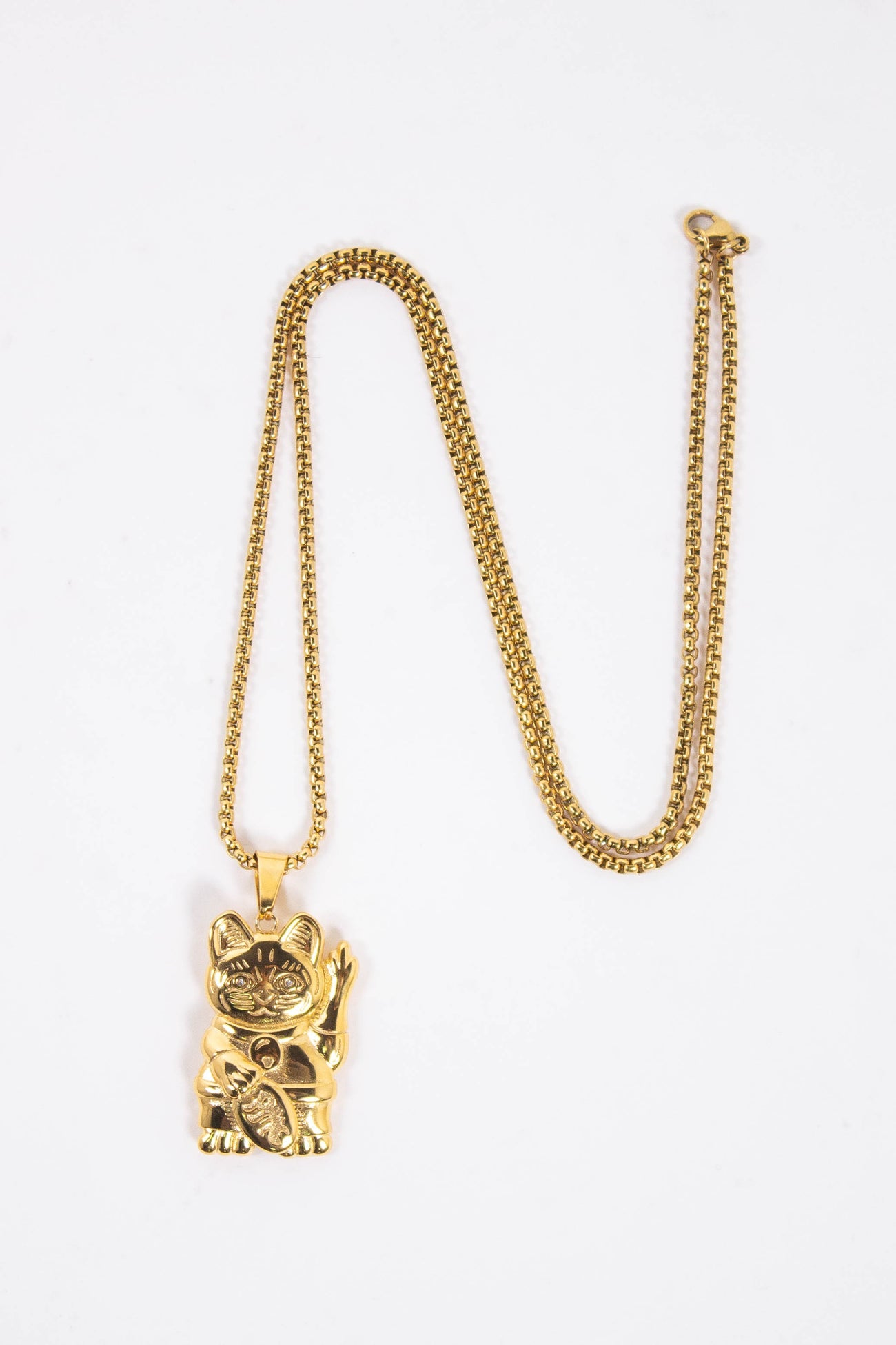 lucky cat pendant gold