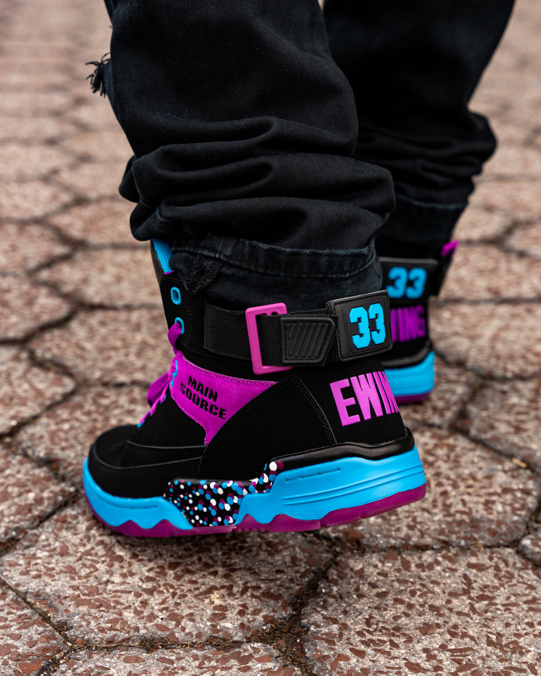 Main Source Ewing 33 HI Breaking Atoms heel FEED-1