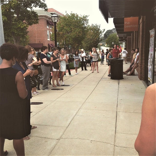 beehive Patrons, waiting outside for the doors to open