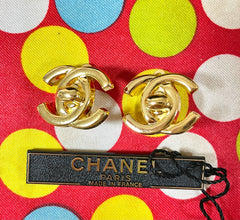 NEW, MINT. Vintage CHANEL golden turnlock CC earrings. Very classic and popular jewelry. Coco mark earrings. 0406282
