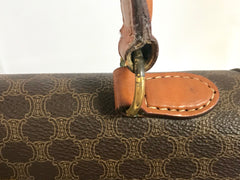 Vintage CELINE brown macadam blason logo printed Kelly style handbag with golden closure and chain. Classic purse. Perfect daily use bag.