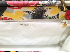 Vintage CHANEL red, yellow, and black water color drawing design fabric canvas large tote bag with black enamel CC mark. Rare masterpiece back in the 90’s.