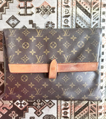 Vintage Louis Vuitton monogram envelope style document portfolio bag. Unisex use clutch for all generations. Eclair zipper.