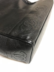 Vintage CHANEL black caviarskin chain large tote bag, shoulder purse with CC stitch marks. Classic and daily use bag