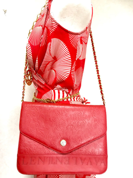 omgive mangel dyd Vintage Valentino Garavani red leather chain shoulder bag with rose fl –  eNdApPi ***where you can find your favorite designer  vintages.....authentic, affordable, and lovable....