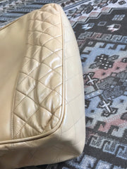 Vintage CHANEL beige calf leather large chain shoulder tote bag with golden CC mark motif at flap. Classic purse for daily use.