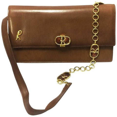 purse with r logo