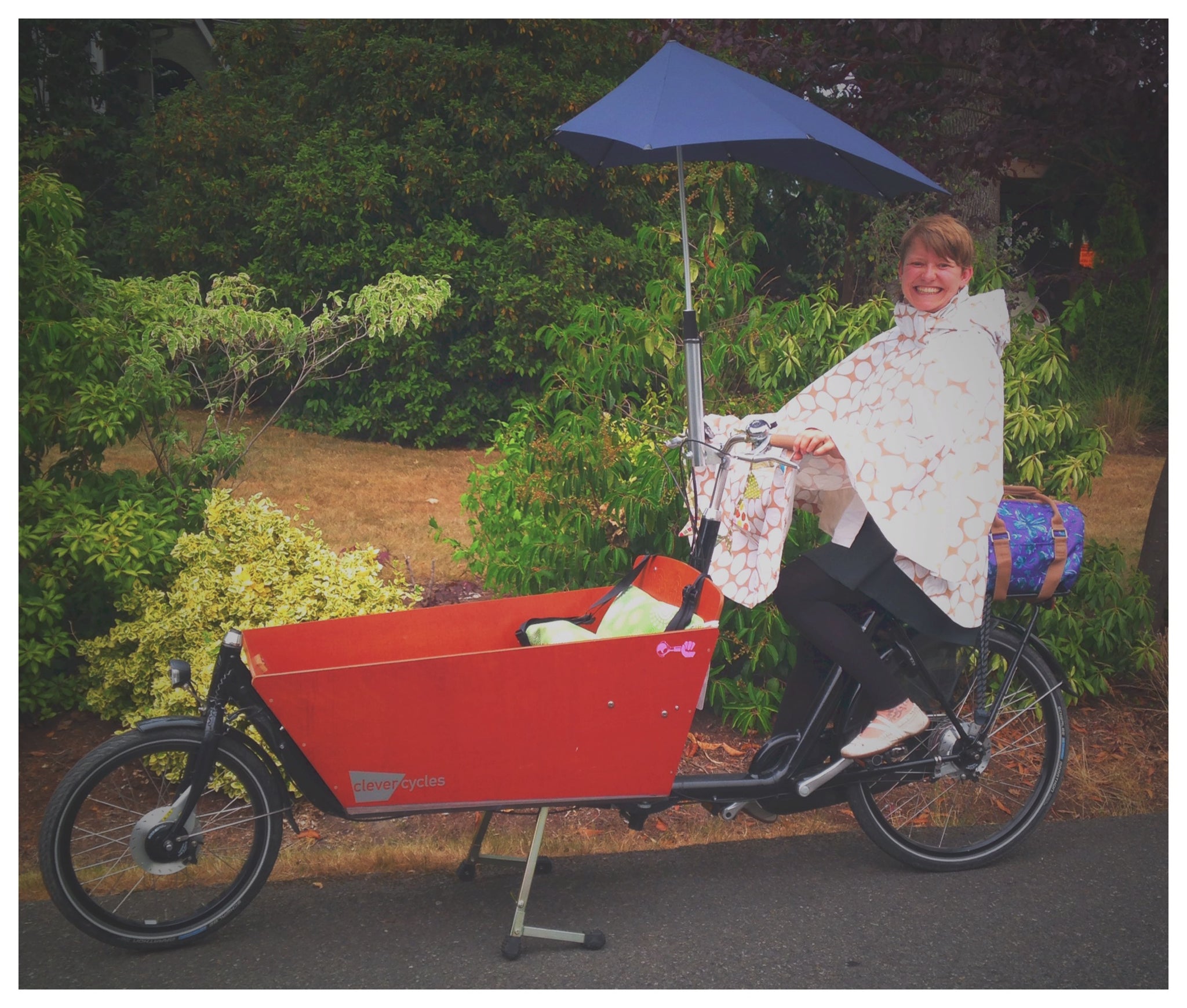 Olena Russell's curated picks for summer cycling for Le Velo Victoria Featuring Senz umbrella holder and Senz umbrellas