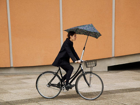 Senz umbrella and Holder available at Le Velo Victoria