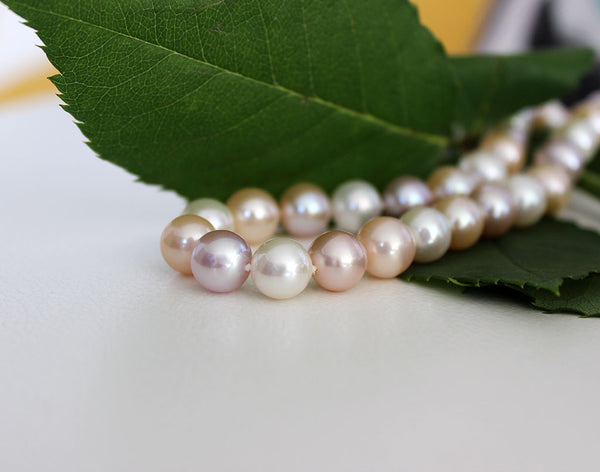 Freshwater Pearl Necklace with Natural Colours