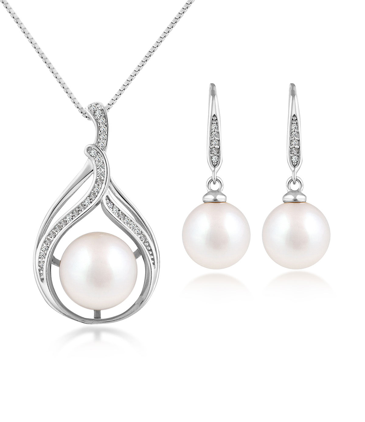 pearl pendant set in silver