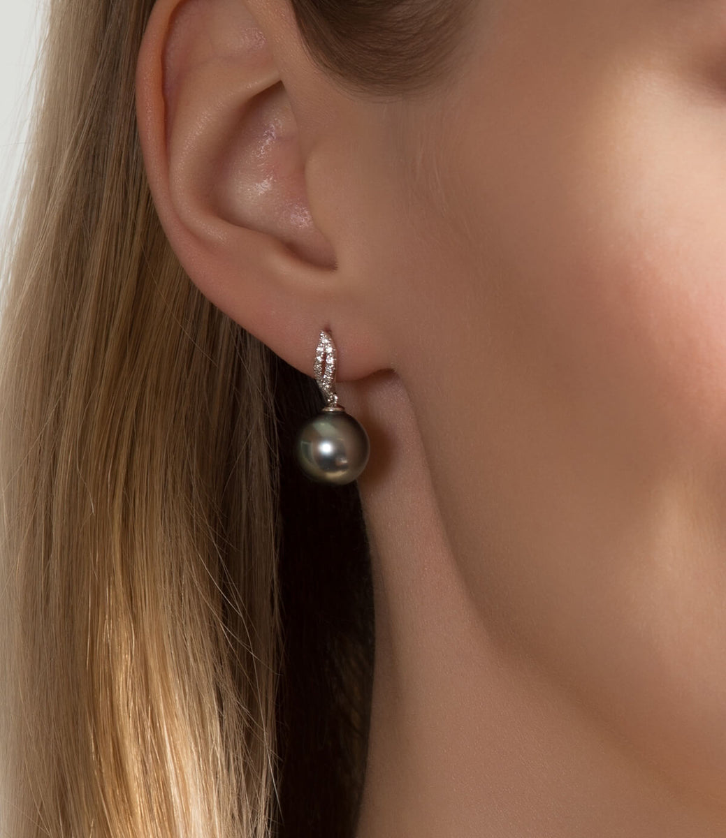 Leaf Black Pearl Earrings with Diamonds 