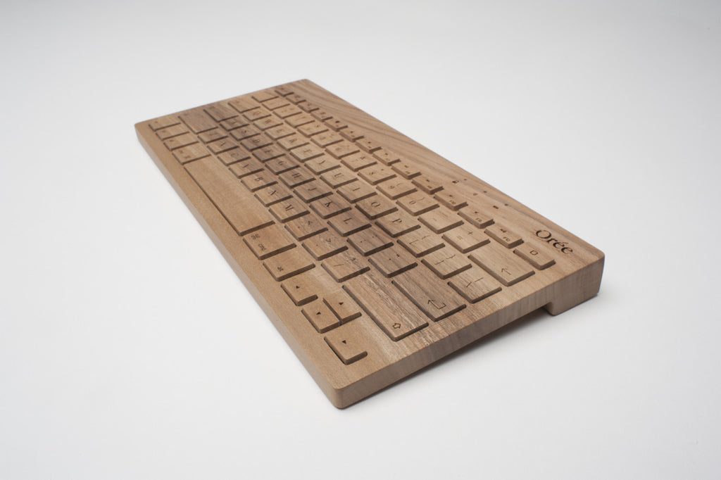 Die Holz-Tastatur, leider nur mit Bluetooth