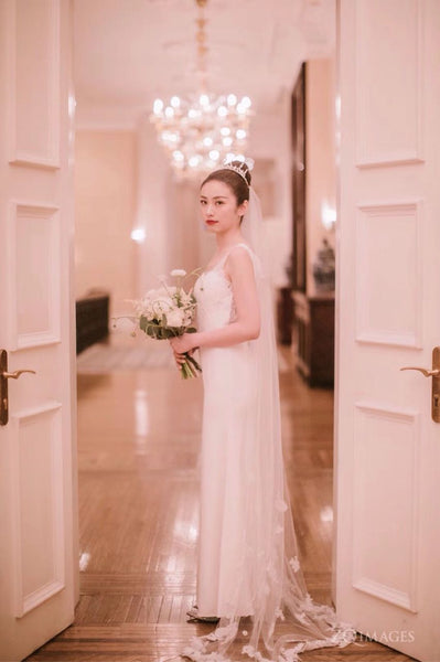 Chinese bride Peony Rice Wedding gown portrai shot