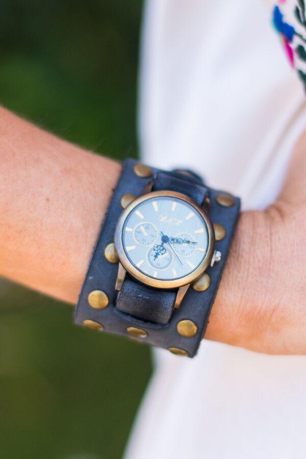 Time Will Tell Watch in Black