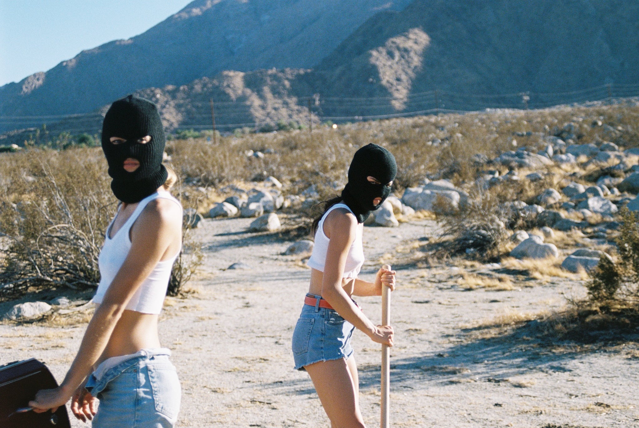 Thelma & Louise - Another Filthy Magazine - Photo 14