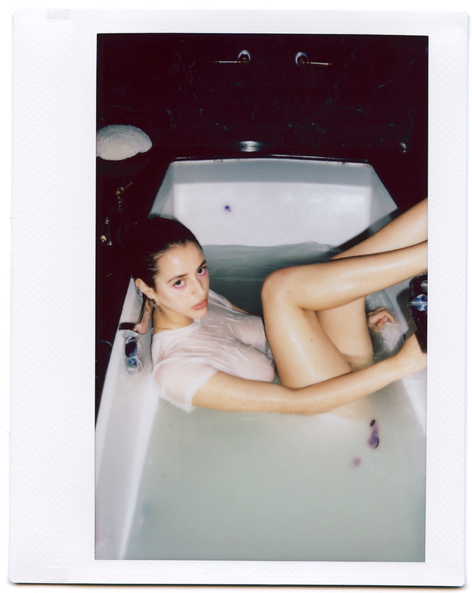 Moore Polaroids - Another Filthy Magazine - Photo 4
