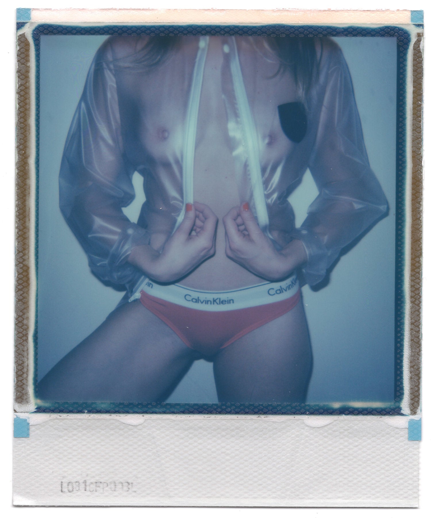 Moore Polaroids - Another Filthy Magazine - Photo 6