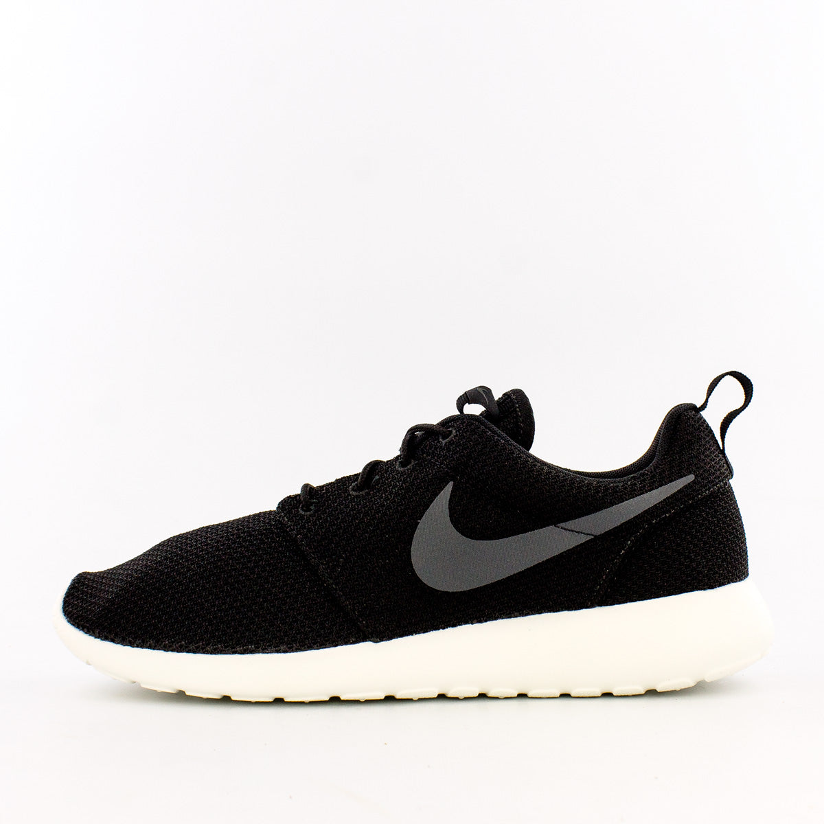 nike roshe one near me