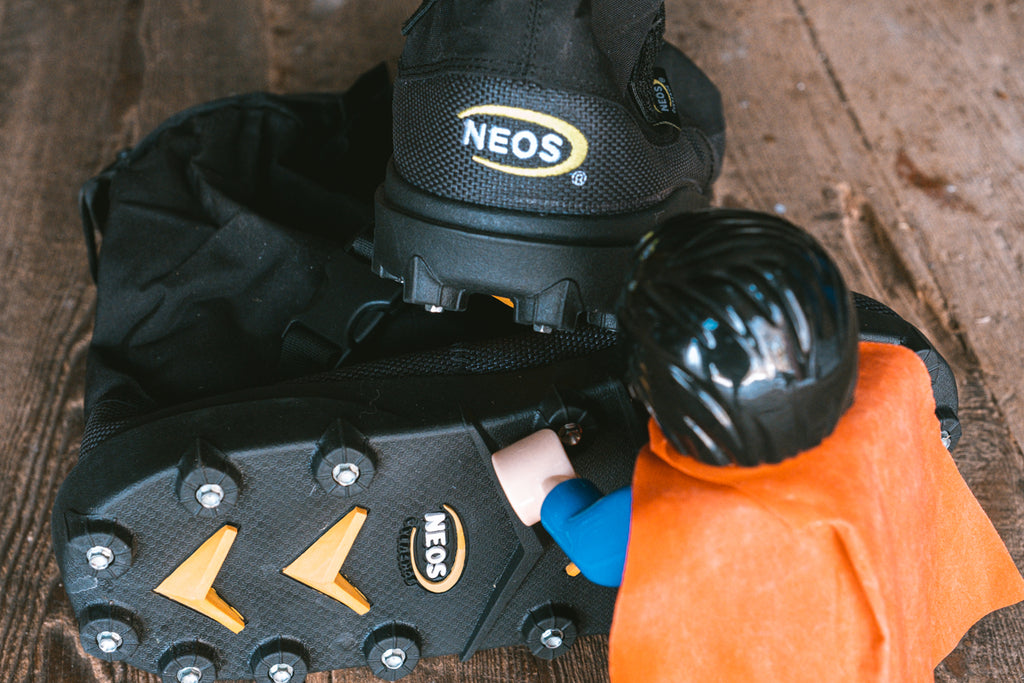 NEOS Overshoes Superhero