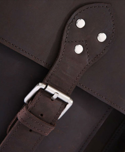 buckle detail on the Selvaggio handcrafted genuine leather bag by Serbags
