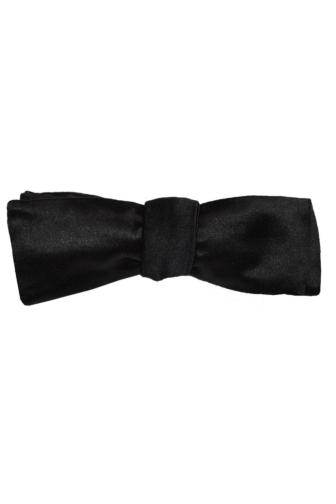 Unique skinny batwing bow tie