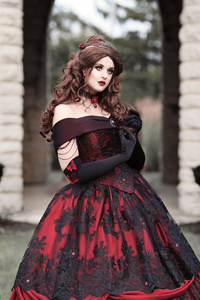 Gothic Belle Redblack Upscale Fantasy Gown Romantic Threads 