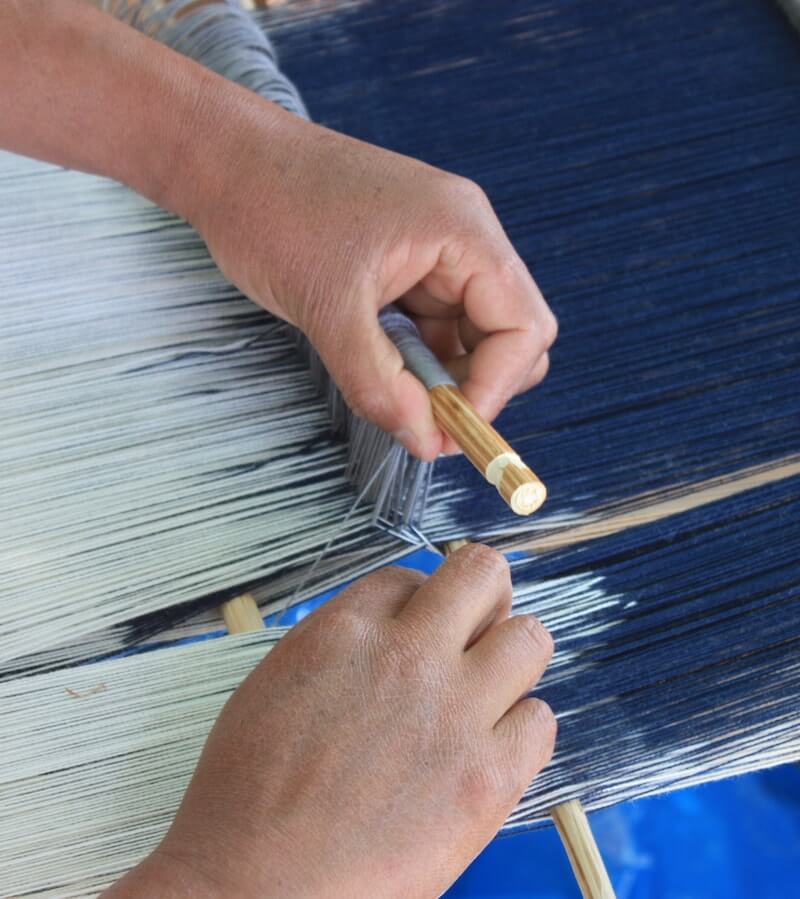 close up of the hand of an artisan in peru