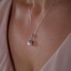 bridesmaids wears Ariel pendant