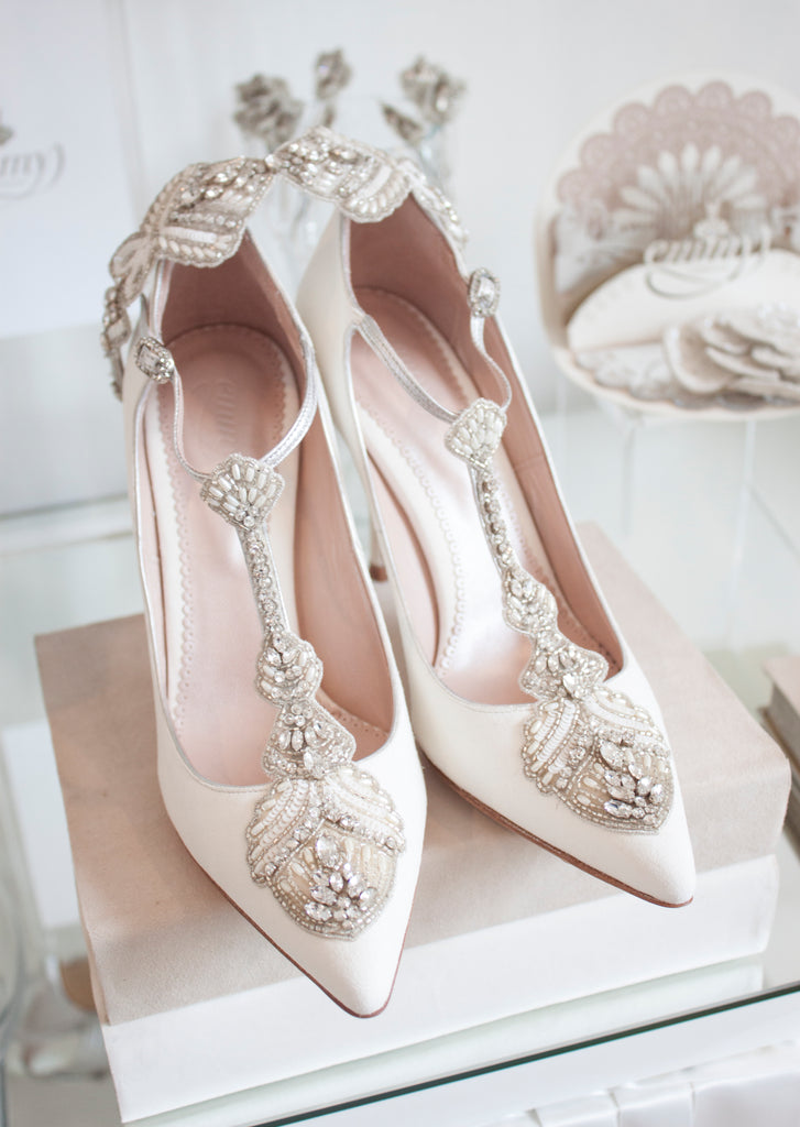 Eleonora_Emmy_London_Wedding_Shoes_Hair_decorations_Art_Deco