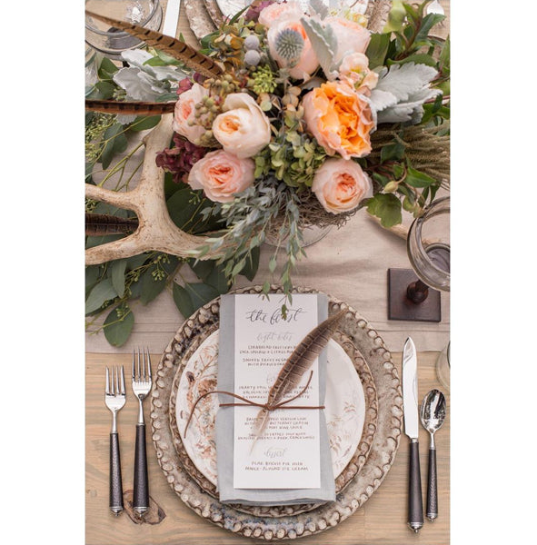 Table_arrangement_wedding_feathers