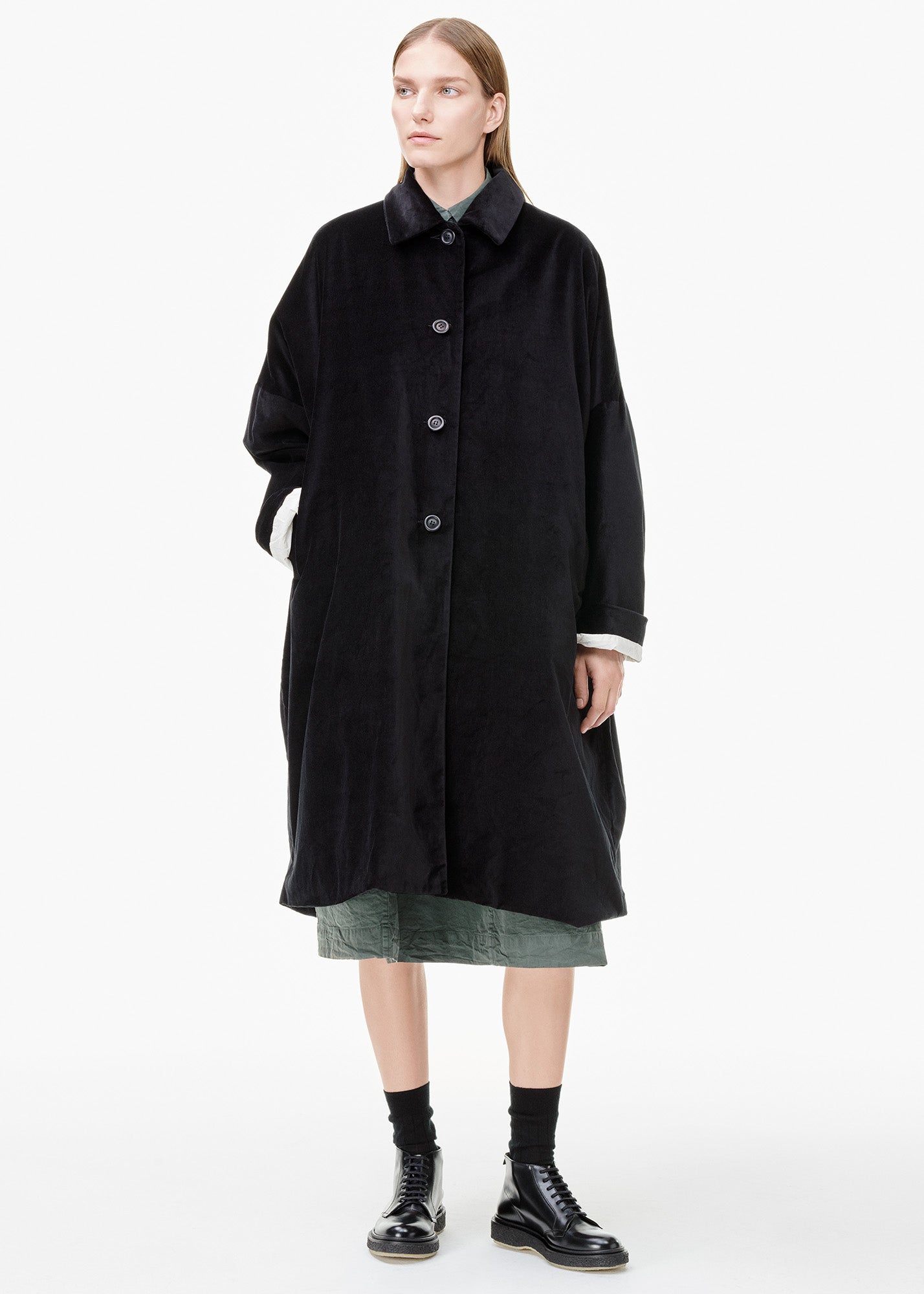 Big Blobby Coat Black Velvet - TIINA the STORE