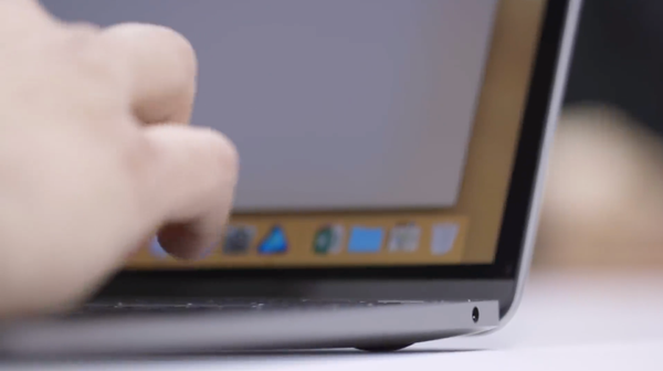 Side-view-of-the-new-MacBook-Air’s-tapered-profile-and-headphone-jack