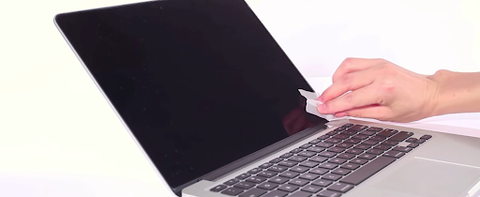 Step-one-to-applying-a-Kuzy-screen-protector-for-your-MacBook